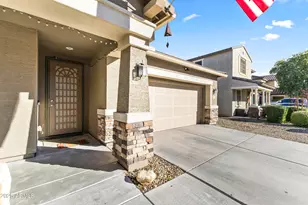 15872 W Laurel Ln, Surprise, AZ 85379 - Photo 4