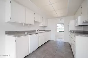 10632 W Brookside Dr, Sun City, AZ 85351 - Photo 4