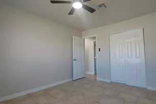 3852 W Earll Dr, Phoenix, AZ 85019 - Photo 12