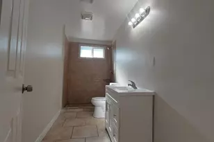 3852 W Earll Dr, Phoenix, AZ 85019 - Photo 8