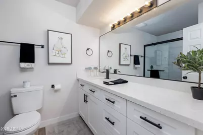 2936 W Michelle Drive, Phoenix, AZ 85053 - Photo 18