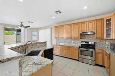 10910 W Davis Lane, Avondale, AZ 85323 - Photo 12