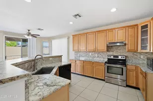 10910 W Davis Ln, Avondale, AZ 85323 - Photo 12