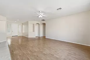 10910 W Davis Ln, Avondale, AZ 85323 - Photo 6