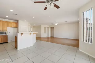 10910 W Davis Ln, Avondale, AZ 85323 - Photo 10