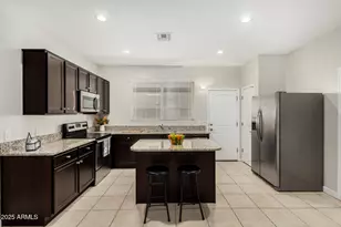 10749 W Swayback Pass Pass, Peoria, AZ 85383 - Photo 12