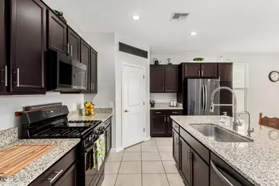 10749 W Swayback Pass Pass, Peoria, AZ 85383 - Photo 2