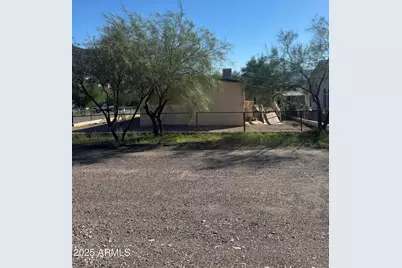 48 N Stansberry Avenue, Superior, AZ 85173 - Photo 6