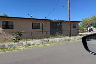 48 N Stansberry Ave, Superior, AZ 85173 - Photo 2
