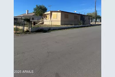 48 N Stansberry Avenue, Superior, AZ 85173 - Photo 4