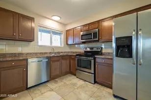 10530 W Alabama Ave, Sun City, AZ 85351 - Photo 10