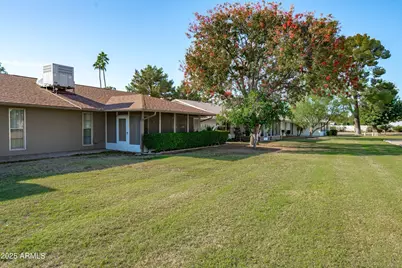 9866 W Highwood Court, Sun City, AZ 85373 - Photo 32
