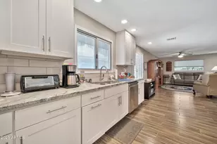 9866 W Highwood Ct, Sun City, AZ 85373 - Photo 8