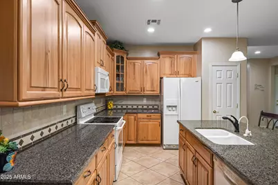 42457 W Candyland Place, Maricopa, AZ 85138 - Photo 8