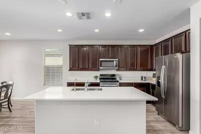 7104 W Spur Drive, Peoria, AZ 85383 - Photo 8