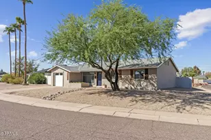 8638 E Palm Ln, Scottsdale, AZ 85257 - Photo 2