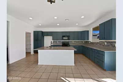2091 W Garland Drive, San Tan Valley, AZ 85144 - Photo 2