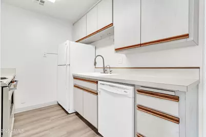 5525 E Thomas Road #F9, Phoenix, AZ 85018 - Photo 22