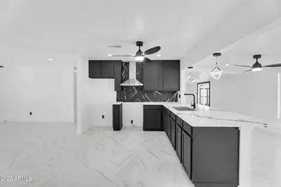 10908 N 88th Drive, Peoria, AZ 85345 - Photo 8