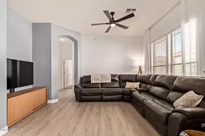 42424 N Gavilan Peak Parkway #53206, Anthem, AZ 85086 - Photo 2