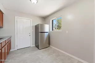 1202 N 49th Pl, Phoenix, AZ 85008 - Photo 12
