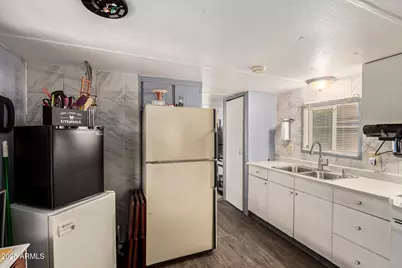 10401 N Cave Creek Road #11, Phoenix, AZ 85020 - Photo 12