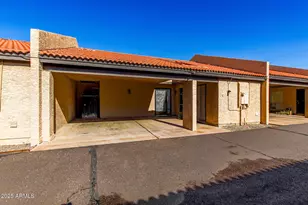 3033 N 37th St, Phoenix, AZ 85018 - Photo 2