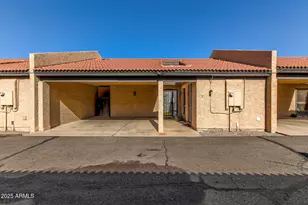 3033 N 37th St, Phoenix, AZ 85018 - Photo 1