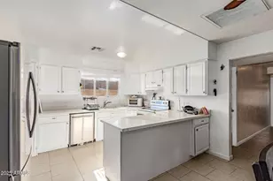 2938 N 50th Dr, Phoenix, AZ 85031 - Photo 2