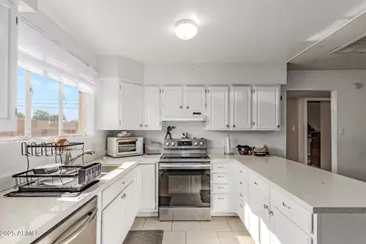 2938 N 50th Drive, Phoenix, AZ 85031 - Photo 1