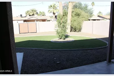 7814 E Cypress Street, Scottsdale, AZ 85257 - Photo 8