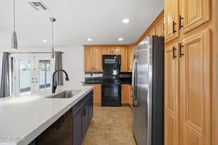 233 E Huntington Dr, Tempe, AZ 85282 - Photo 16