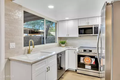 2128 E Dunbar Drive, Tempe, AZ 85282 - Photo 2