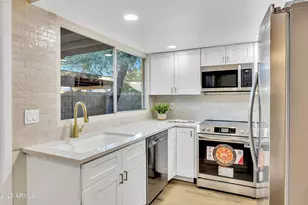 2128 E Dunbar Dr, Tempe, AZ 85282 - Photo 2