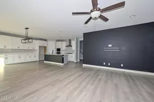 17663 W Straight Arrow Ln, Surprise, AZ 85387 - Photo 10