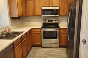 15273 N Gil Balcome Ct, Surprise, AZ 85379 - Photo 10