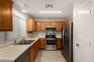 15273 N Gil Balcome Ct, Surprise, AZ 85379 - Photo 16