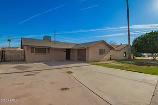 3049 N 53rd Dr, Phoenix, AZ 85031 - Photo 2
