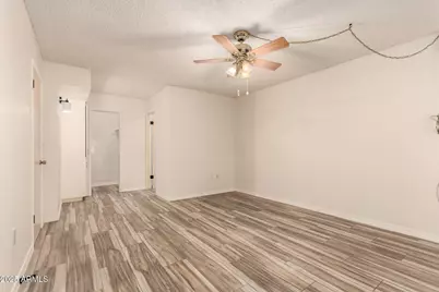 10427 W Roundelay Circle, Sun City, AZ 85351 - Photo 18