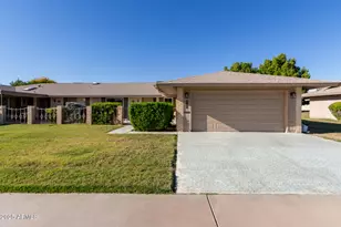 10427 W Roundelay Cir, Sun City, AZ 85351 - Photo 2
