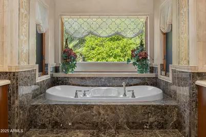 6000 N Palo Cristi Road, Paradise Valley, AZ 85253 - Photo 18