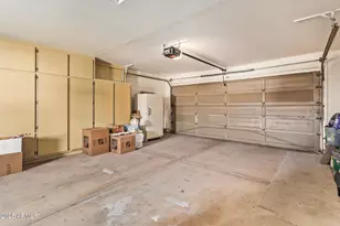 10442 W Harmont Dr, Peoria, AZ 85345 - Photo 24