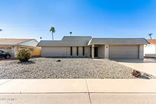 10544 W Prairie Hills Cir, Sun City, AZ 85351 - Photo 2