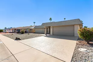 10544 W Prairie Hills Cir, Sun City, AZ 85351 - Photo 4