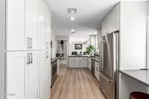 10544 W Prairie Hills Cir, Sun City, AZ 85351 - Photo 16