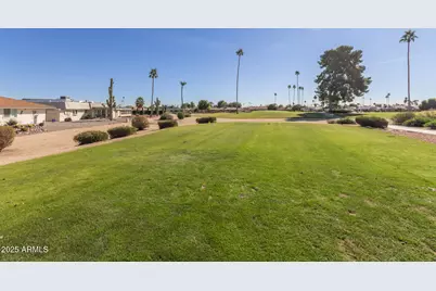 10544 W Prairie Hills Circle, Sun City, AZ 85351 - Photo 44