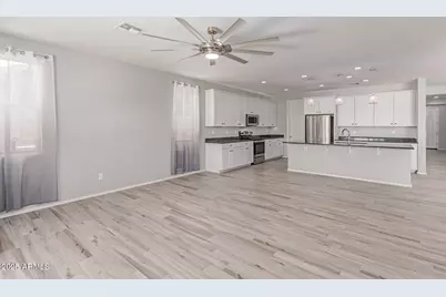 8010 W Atlantis Way, Phoenix, AZ 85043 - Photo 12