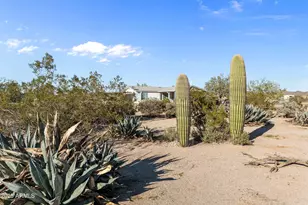 25124 W Saddle Mountain Rd, Morristown, AZ 85342 - Photo 14