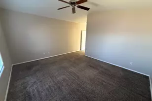 8102 W Hammond Ln, Phoenix, AZ 85043 - Photo 16