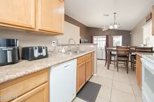 10281 N 94th Dr, Peoria, AZ 85345 - Photo 8